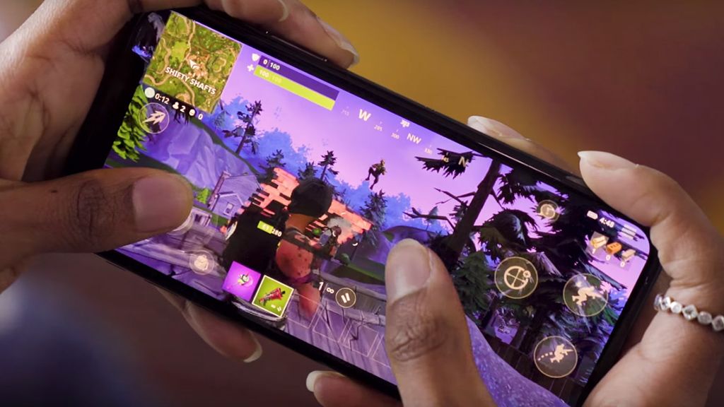 Read this article: See how to download and play Fortnite on your phone